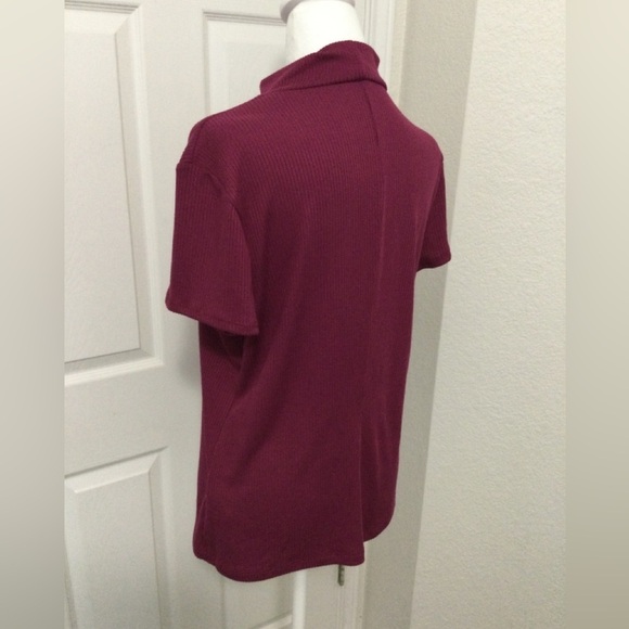 Express Ribbed Mock Neck Short Sleeve Tee Magenta Size L - Picture 5 of 10